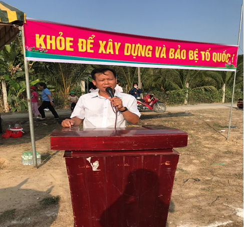 Ông Phạm Văn Khen-PCT xã phát biểu trong buổi khai mạc